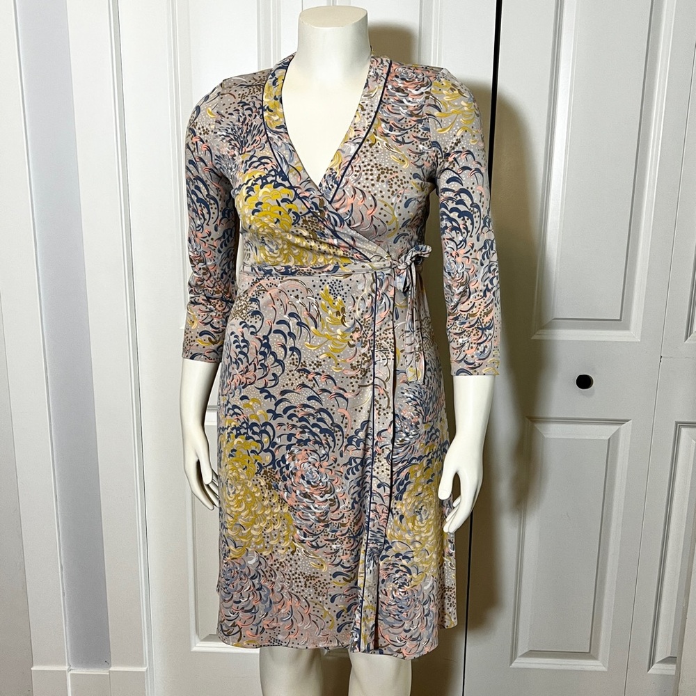 BCBG Dress Sz M Floral Wrap Dress